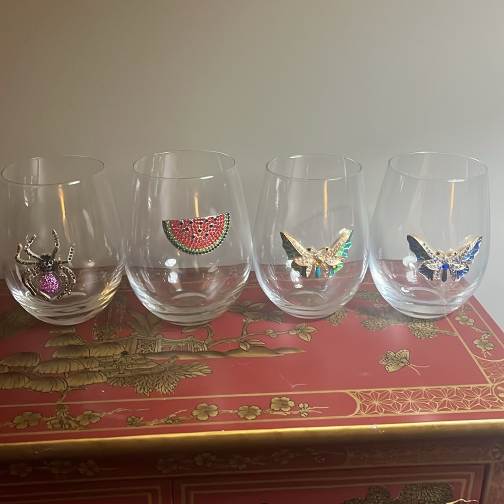 Rachel Zoe crystal spider wine glass. Sev styles avail. 1 for $15 each addl $10 - Picture 3 of 3